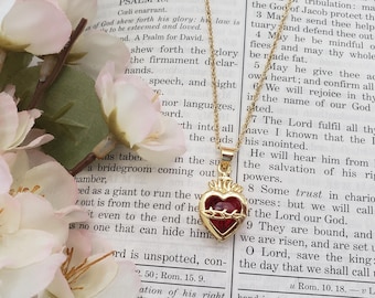 Sacred Heart Necklace Gold, Sacred Heart of Jesus, Catholic Necklace, Catholic Jewelry, Dainty Catholic Necklace, Catholic Gift
