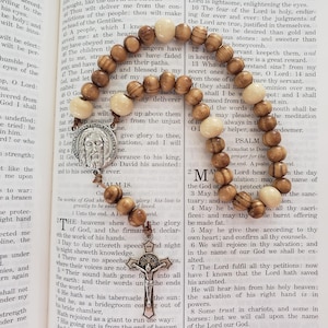 Holy Face Chaplet, Handmade Chaplet, Wooden Holy Face Chaplet, Wood Chaplet, Passion of Jesus, Jesus Chaplet