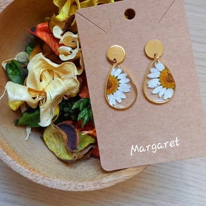 Resin earrings and real dried flowers, resin jewelry, boho and chic
