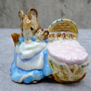 Beswick Beatrix Potter Hunca Munca with Baby Mouse Figurine VGC England