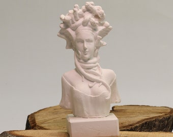 Minimal Medusa Bust Statue -  Ancient Greek Mythology Goddess Sculpture