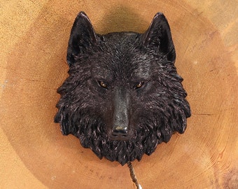 Decoración de pared con cabeza de lobo negro: Arte mural animal hecho a mano