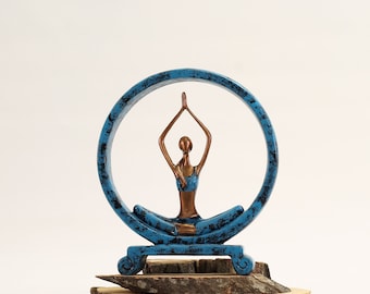 Blauw mediteren vrouw standbeeld - vrouw yoga sculptuur - kamerdecoratie - zelfliefde