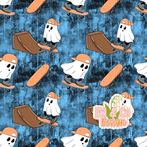 Könnte beinhalten: Ein sich wiederholendes Muster mit Cartoon-Geistern, die auf einem strukturierten blauen Hintergrund skateboarden. Die Geister tragen orangefarbene Kappen und schwarze Schuhe. Skateboards und Rampen sind ebenfalls enthalten.