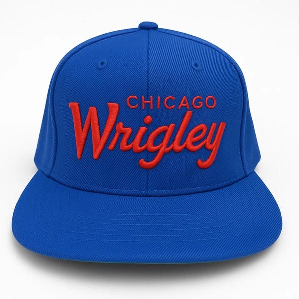 Boné Chicago Cubs Snapback: Boné Wrigley Field bordado azul royal