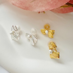 Strikparelclip-oorbellen: goudzilveren strik, pijnvrij ontwerp, niet-geperforeerd