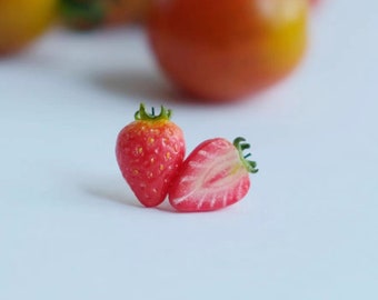 Boucles d'oreilles clip invisibles pour femme | Mini clous d'oreilles clip fraises en pâte polymère légères | Oreilles non percées, cadeaux pour elle