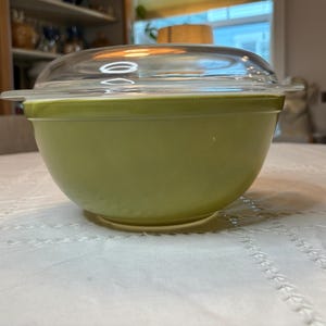 Tigela Vintage Pyrex Verde com Tampa de Vidro