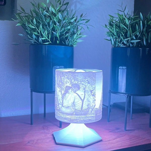 SpinFoto RGB: Spin Lamp – Deine personalisierte Dreh-Lampe mit individuellen Bildern