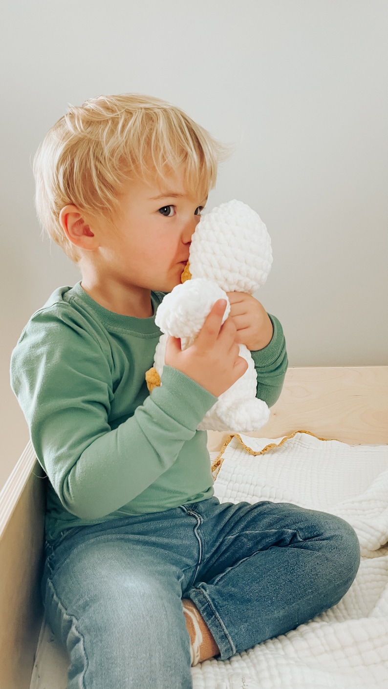 Eendje knuffel | Knuffeldier | Della Duck | Op bestelling gemaakt | Gezellig babycadeau | Gehaakte knuffel op maat afbeelding 2