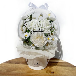 White Flower Balloon M
