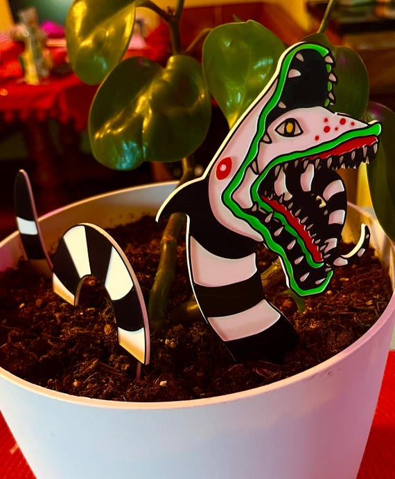 Halloween Yard Decorations 12pcs Sandworm Halloween Plant Stakes, Black And White Sandworm Decorative Outdoor Halloween Decorations