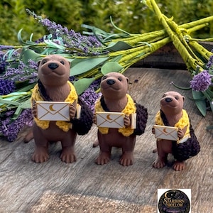 Crescent City Otter Figurine: Hand-Crocheted Vest And Messenger Bag