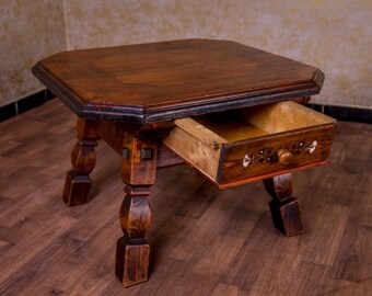 Anno 1700 bruine antieke joggingtafel