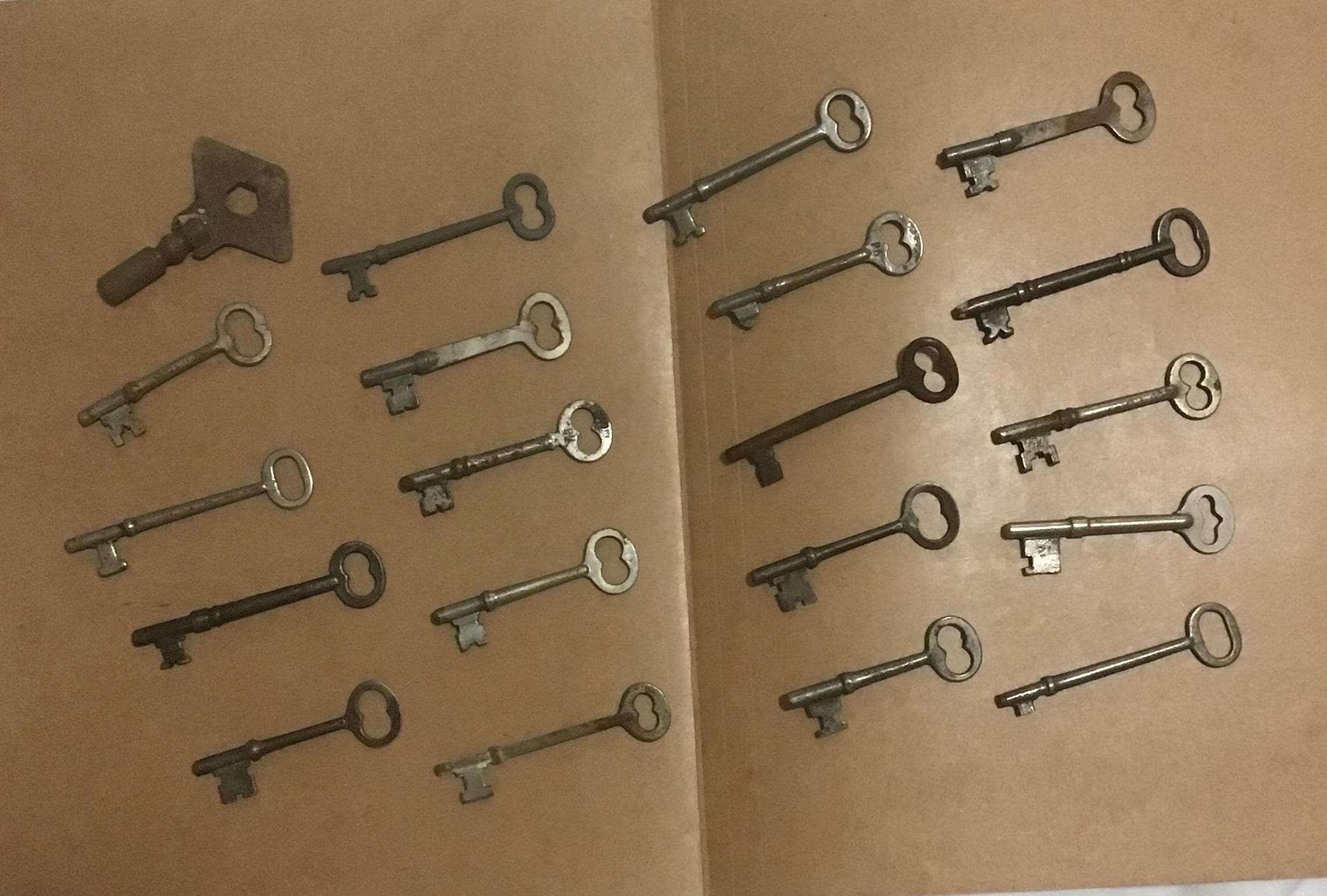 Vintage Skeleton Keys house memorabilia junk Journal cottage farmhouse decor