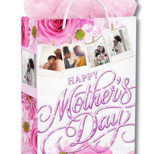 Editable Mother’s Day gift bag template designed for printable sticker and easy customization in Canva. Mother’s Day gift bag sticker template shown applied to a bag, perfect for DIY personalized gifts. Canva Mother’s Day template preview for creating custom gift bag stickers to decorate any bag. Printable Mother’s Day gift bag design mockup featuring a sticker label placed on a gift bag for a handmade touch. Mother’s Day gift bag sticker template for quick and easy customization. Canva Design