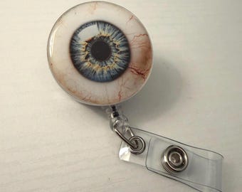 Porta badge a forma di occhio: realistico, per vista, oftalmologia, optometria, oculista, infermiere.