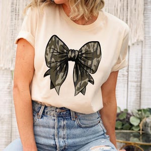 Camo Bow T-Shirt, Camo Coquette Bow T Shirt, Duck Hunting Shirt, Old School Camo Tee, Fall Shirt, Women's Camouflage Bow Shirt, Gift for Mom