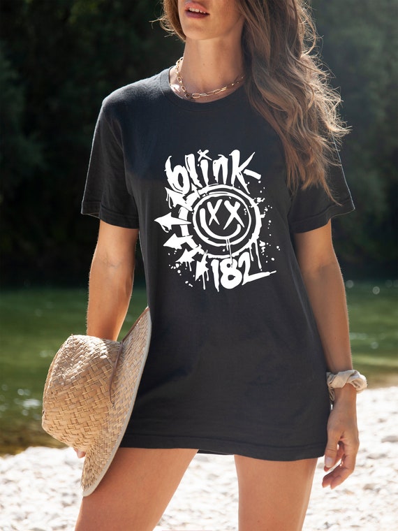 Blink 182 T-shirt: Vintage Smile Face Rock Shirt - Etsy