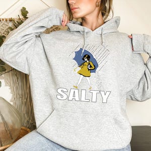 Salty Girl Hoodie: Retro Vintage Graphic Women’s Casual Pullover Bild 4