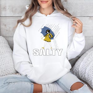 Salty Girl Hoodie: Retro Vintage Graphic Women’s Casual Pullover Bild 3