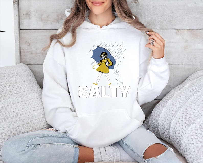 Salty Girl Hoodie: Retro Vintage Graphic Women’s Casual Pullover Bild 3
