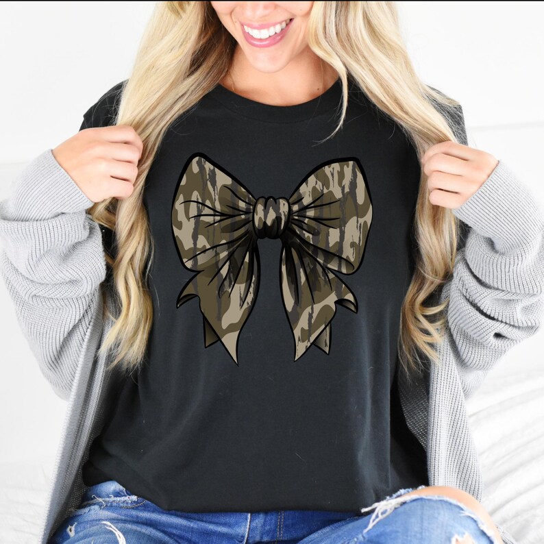 Camo Bow T-Shirt: Women's Duck Hunting Tee, Fall Camouflage bild 4