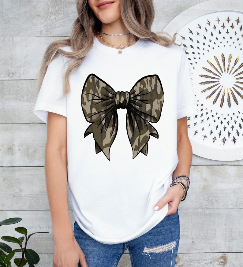 Camo Bow T-Shirt: Women's Duck Hunting Tee, Fall Camouflage bild 3