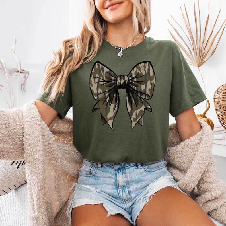 Camo Bow T-Shirt, Camo Coquette Bow T Shirt, Duck Hunting Shirt, Old School Camo Shirt, Fall Shirt, Women's Camouflage Bow Shirt, Camo Gift