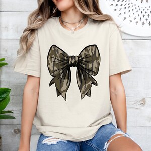 Camo Bow T-Shirt: Women's Duck Hunting Tee, Fall Camouflage bild 5