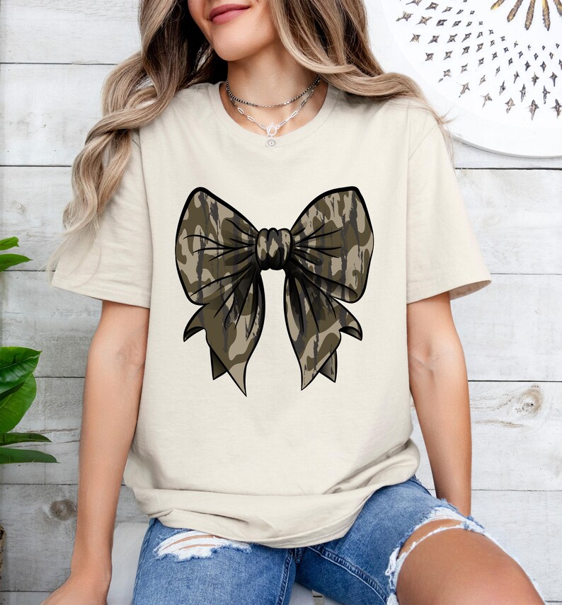 Camo Bow T-Shirt: Women's Duck Hunting Tee, Fall Camouflage bild 5