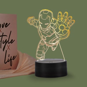 Lampe à LED Iron Man 3D personnalisée, lampe de table LED personnalisée, illusion 3D multicolore, cadeau unique pour les enfants, veilleuse anime personnalisée, cadeau de Noël
