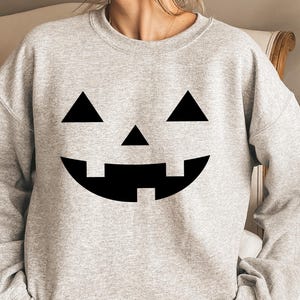 Halloween Pumpkin UNISEX Sweatshirt, Pumpkin Face Sweatshirt, Jack O&#39; Lantern Sweatshirt, Halloween Sweatshirt, Pumpkin Sweatshirt, Fall Tee