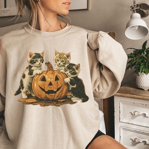 Vintage 90s Cat Halloween Sweatshirt, Retro Halloween Shirt, Spooky Season Tee, Pumpkin Shirt, Cat Lover Shirt, Spooky Season, Black Cat Tee