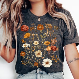 Wildflower T shirt, Mothers Day Gift, Vintage Cottagecore Shirt, Goblincore Shirt, Boho Wildflowers Shirt, Botanical Shirts, Nature T-shirts