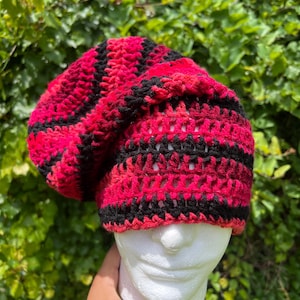 Crochet slouch Beanie - Red, Burgundy and black