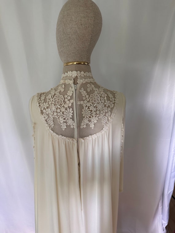 Vintage 1970’s Lace Wedding Gown - image 9