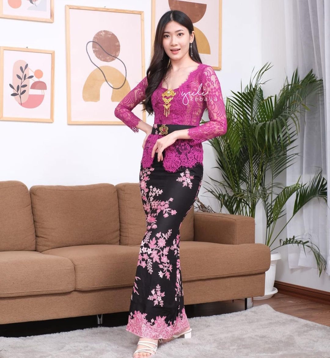 Kebaya dress for wedding or formal event | Full set | Kebaya Indonesia | Red rose