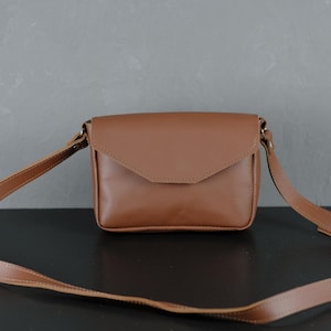 Everyday Leather Crossbody Bag, Small Shoulder Purse Women, Handmade Leather Bag, Personalized Gift for Her, Leather Crossbody Women