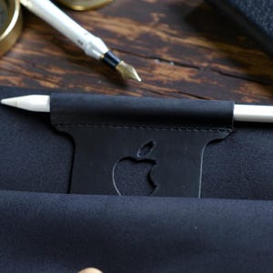 Funda de cuero Crazy Horse personalizada para iPad con portalápices