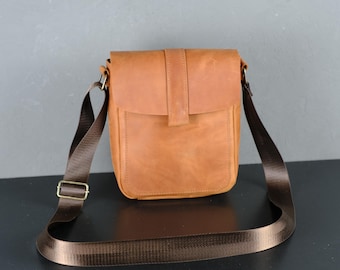 Personalized Leather Crossbody Bag, Handmade Full-Grain, Vintage Style