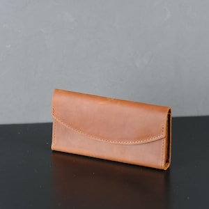 Personalisierte Leder Brieftasche, Handgemachte schlanke Brieftasche mit Magnetverschluss, Benutzerdefinierte Kartenhalter Brieftasche, Einzigartiges Vintage Leder Brieftasche Geschenk