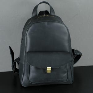 Handgefertigter Rucksack aus echtem Leder für Frauen, personalisierte Crazy Horse-Umhängetasche mit Reißverschluss, rustikales Vintage-Geschenk für jeden Tag