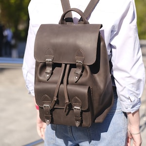 Personalized Leather College Backpack Women, Leather Laptop Backpack, Handmade Rucksack for Women, Medium Leather Backpack, Gift for Her