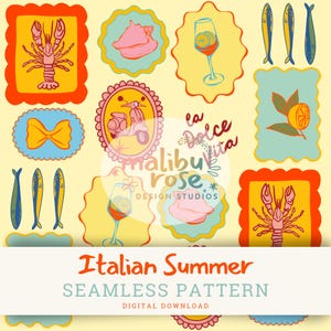 Puede incluir: Un patrón sin costuras con temática de verano italiano. El diseño presenta ilustraciones de una langosta, pasta, un scooter, copas de vino, pescado, una concha y una rodaja de limón. También se incluye el texto "Italian Summer" y "la Dolce Vita".
