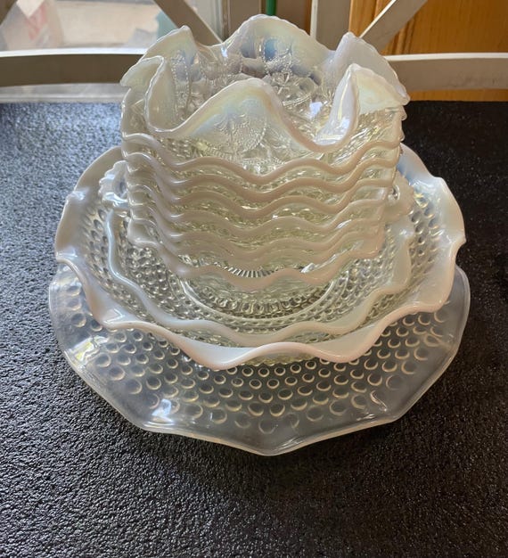 ヴィンテージ フェントン オパールセント ホブネイル ガラス ボウル