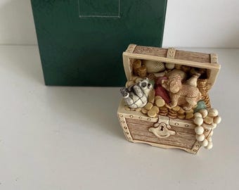 Harmony Kingdom Dead Man’s Jest II Treasure Chest Box 2007 w/ Dogs & Panda – Boxed