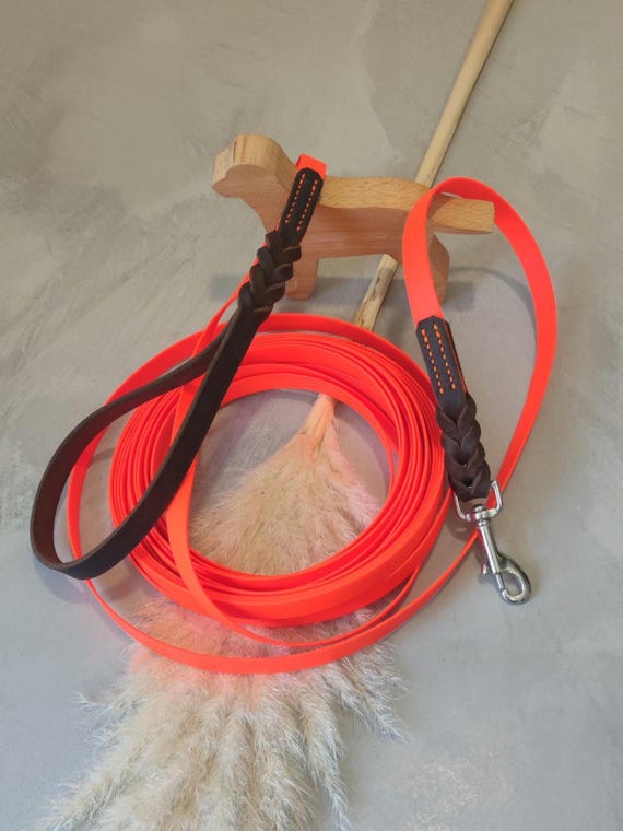 thumbnail interactive-video image 1 of BIOTHANE Dog Leash - 8mm Round Track Leash / Tow Leash - Neon Orange - Made In Germany 1 of 4
