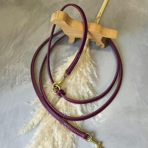 Leash for puppies and small dogs made of hand-stitched fat leather, leather leash, leash with hand loop, shoulder leash, adjustable leash, dog leash