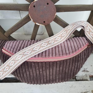 Bauchtasche, Hipbag